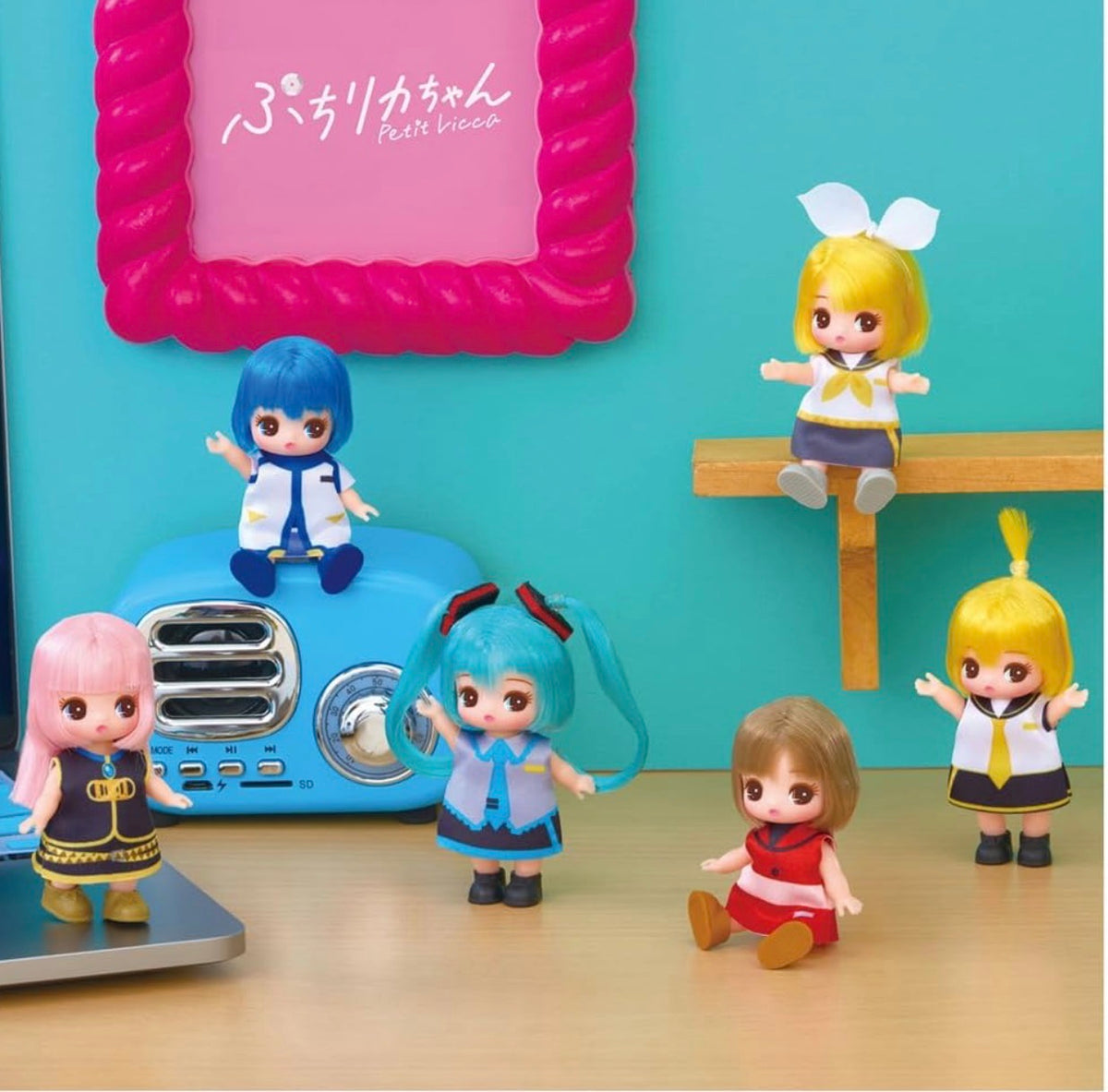 Licca chan X hatsune miku doll blind box