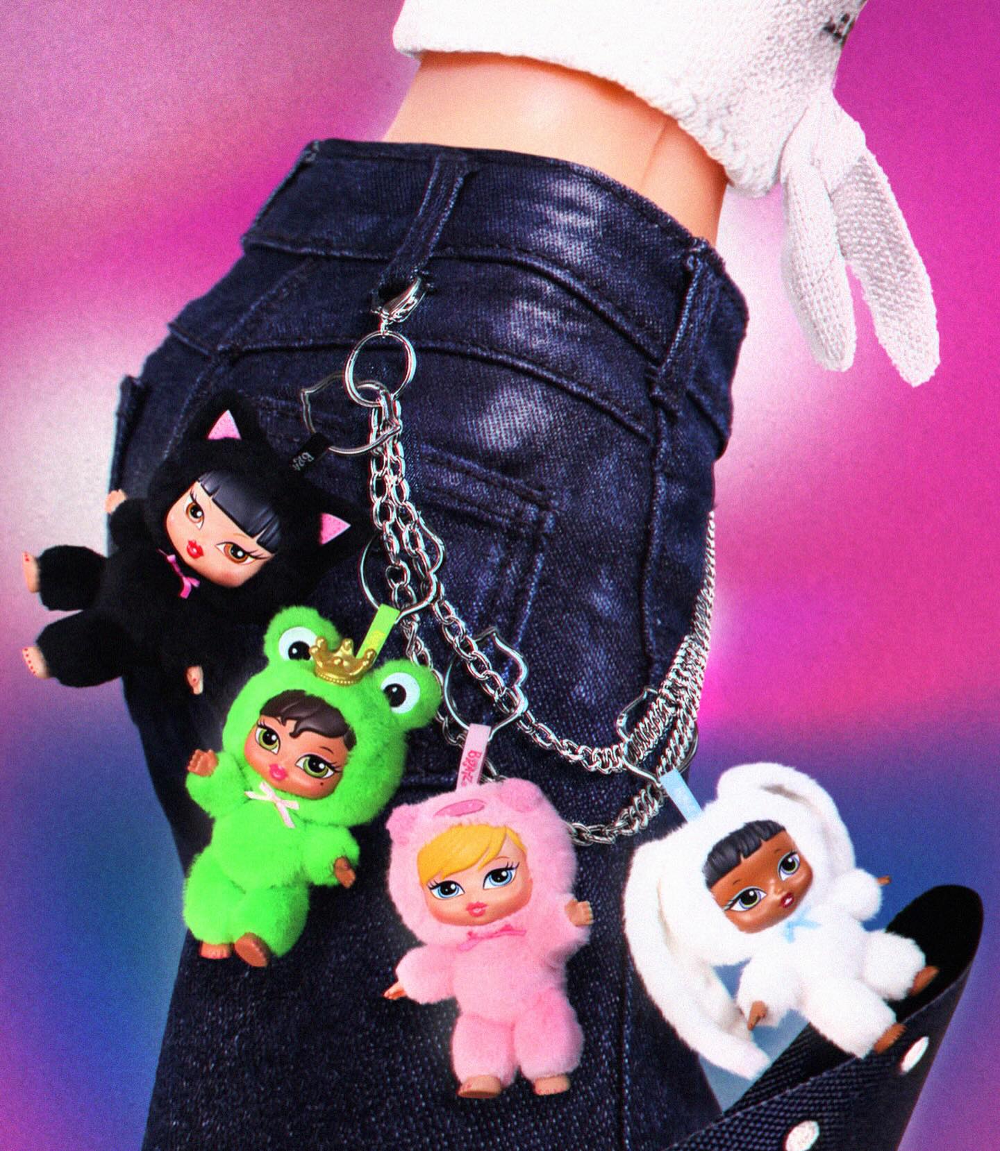 BRATZ: BRATZIEZ ICONZ SERIEZ PLUSH KEYCHAIN BLIND BOX