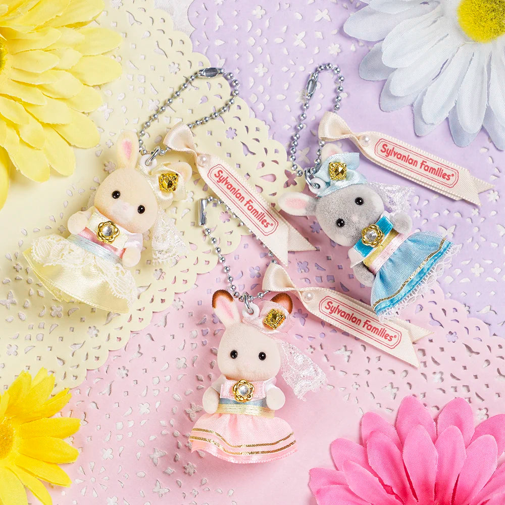 Sylvanian Families 40th Anniversary Excellent Dress-Up Set keychains