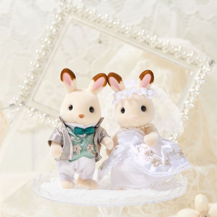 Sylvanian Family: Beautiful Bride & Groom Set